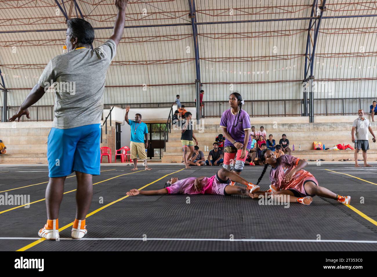 Auroville, Indien – August 2023: Kabbadi-Spiel auf dem New Creation Sportsground Stockfoto