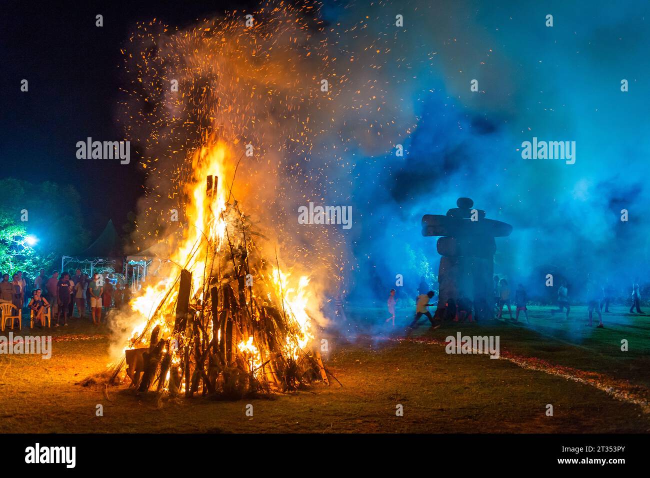 Auroville, Indien - August 2023: Feier zum 150. Geburtstag Sri Aurobindos Stockfoto