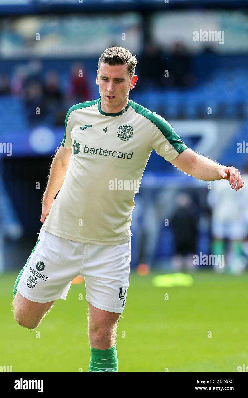 PAUL HANLON, professioneller Fußballspieler, spielt derzeit für den Hibernian Football Club. Bild, das während eines Trainings vor dem Spiel aufgenommen wurde. Stockfoto