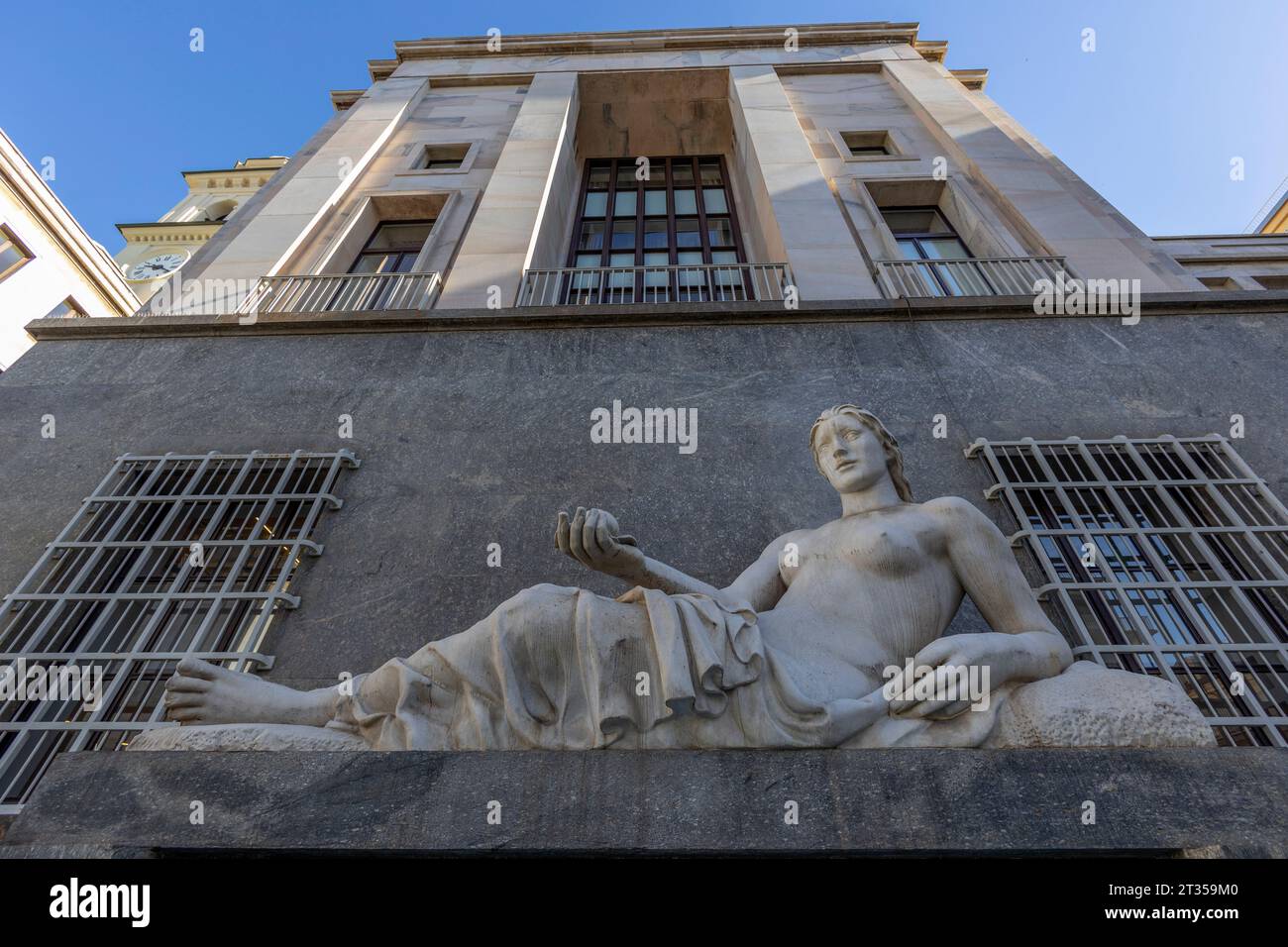 TURIN (TURIN), ITALIEN, 25. MÄRZ 2023 - Blick auf den Dora-Brunnen in der Nähe des Platzes San Carlo im Zentrum von Turin, Italien Stockfoto