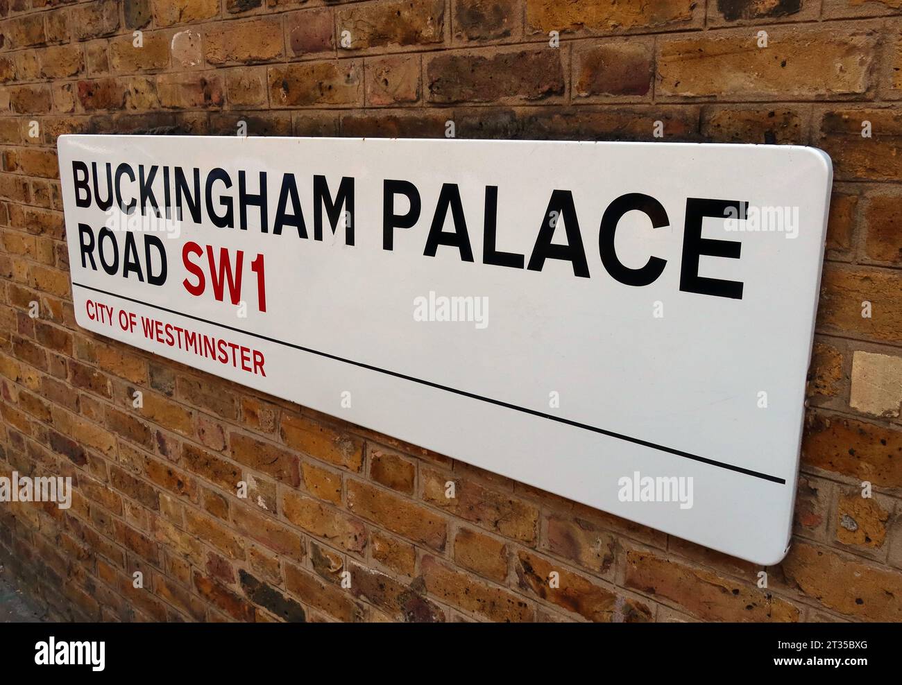 Schild an der Buckingham Palace Rd, City of Westminster, London, England, UK, SW1W 9TR Stockfoto