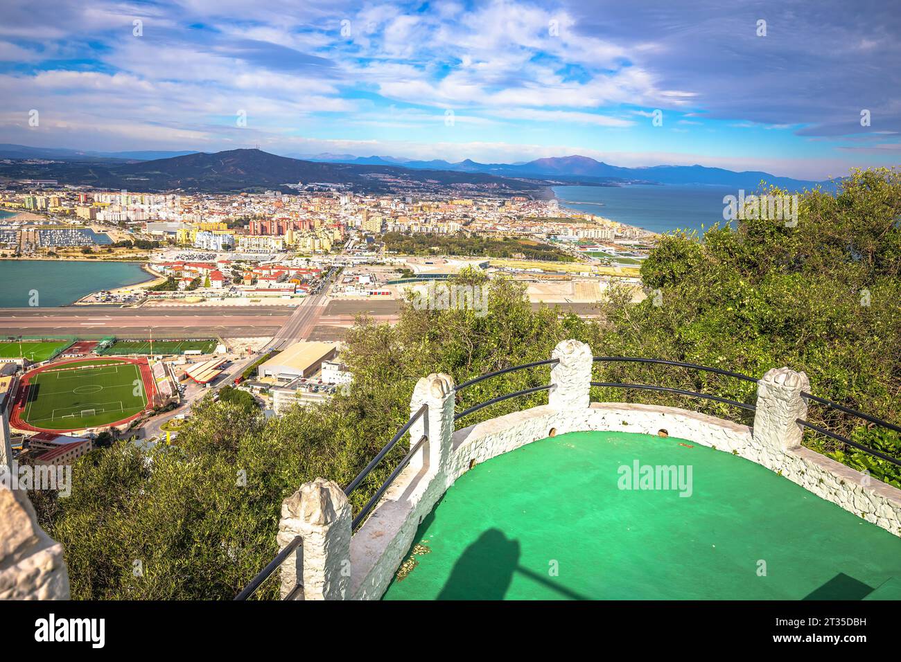 Gibraltar Panoramablick vom Felsen, Blick auf die spanische Grenze Stockfoto