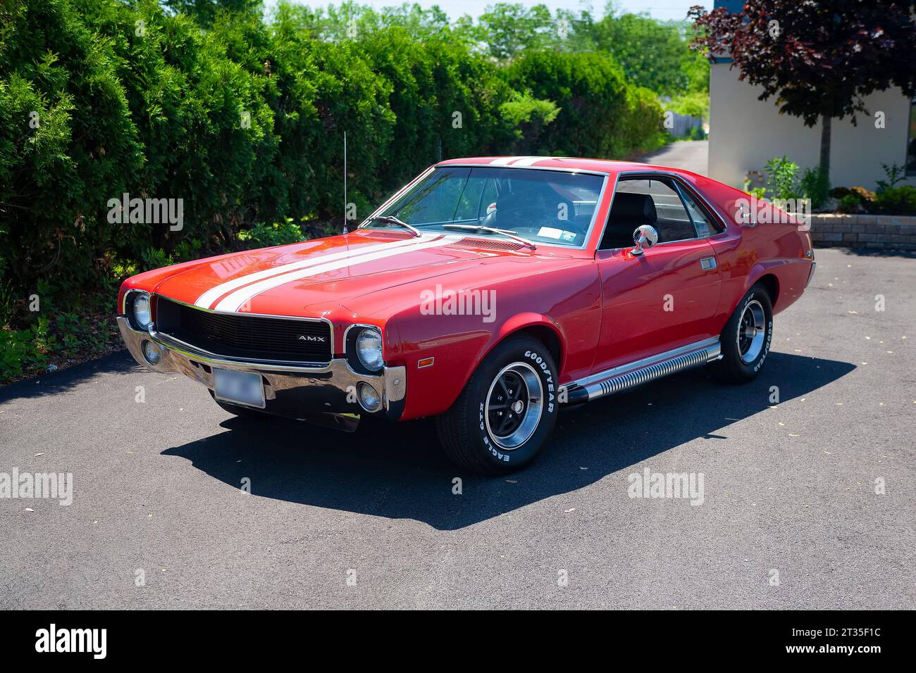 1969 AMC Modell AMX auf Asphalt. Stockfoto