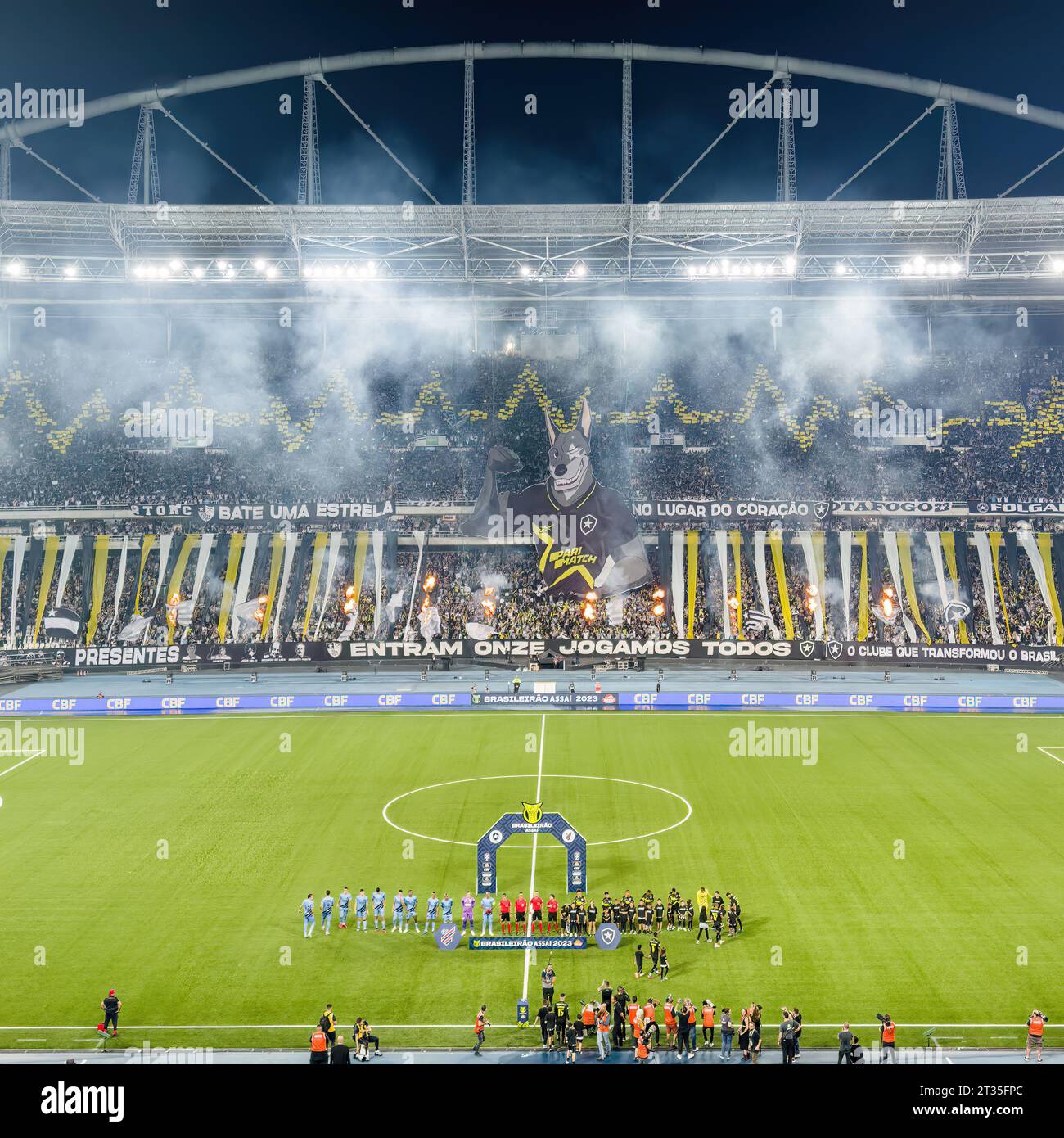 Rio de Janeiro, Brasilien - 21. Oktober 2023: Botafogo spielte Atletico Paranense im Nilton Santos Stadium in der ersten Liga Stockfoto