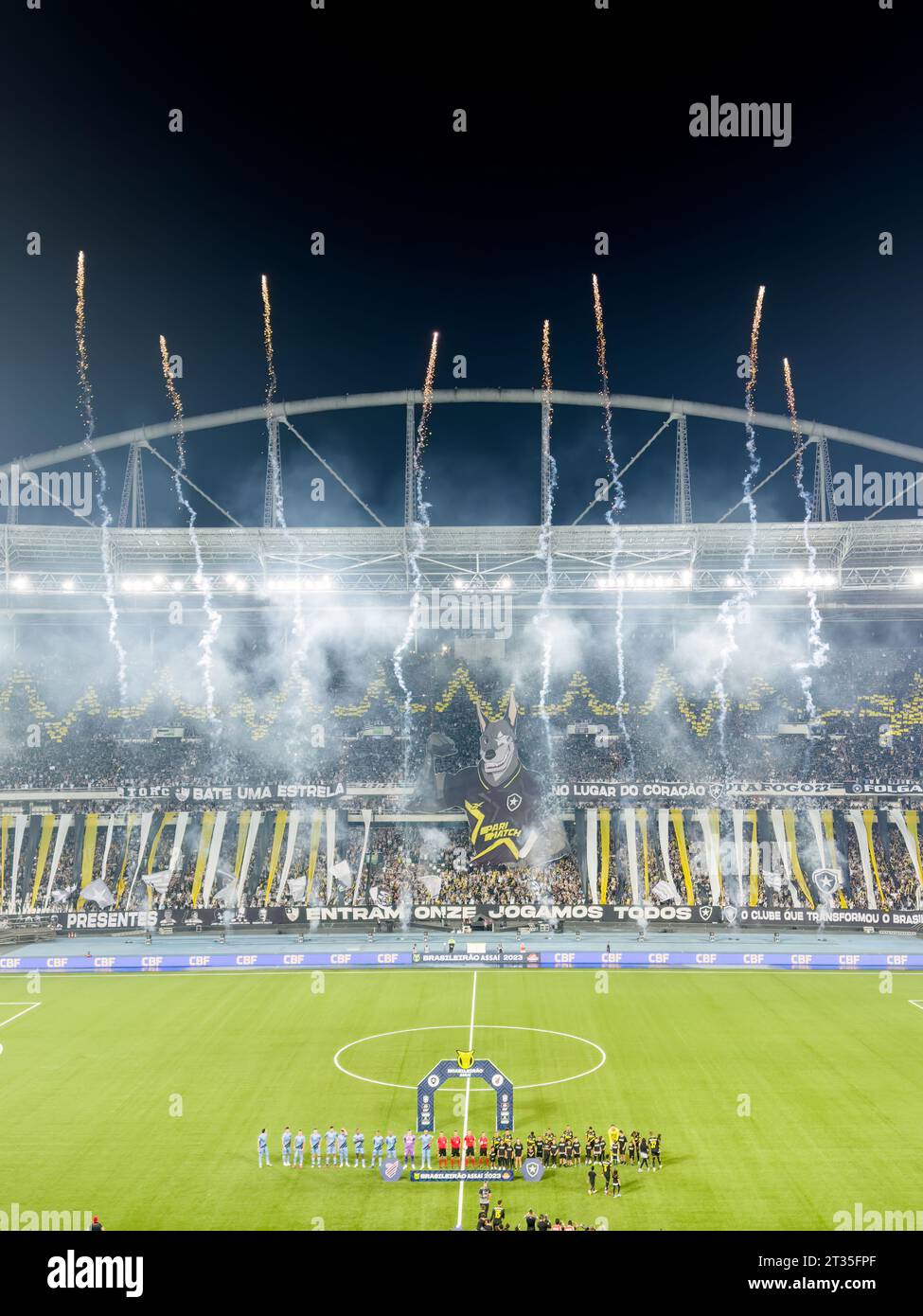 Rio de Janeiro, Brasilien - 21. Oktober 2023: Botafogo spielte Atletico Paranense im Nilton Santos Stadium in der ersten Liga Stockfoto