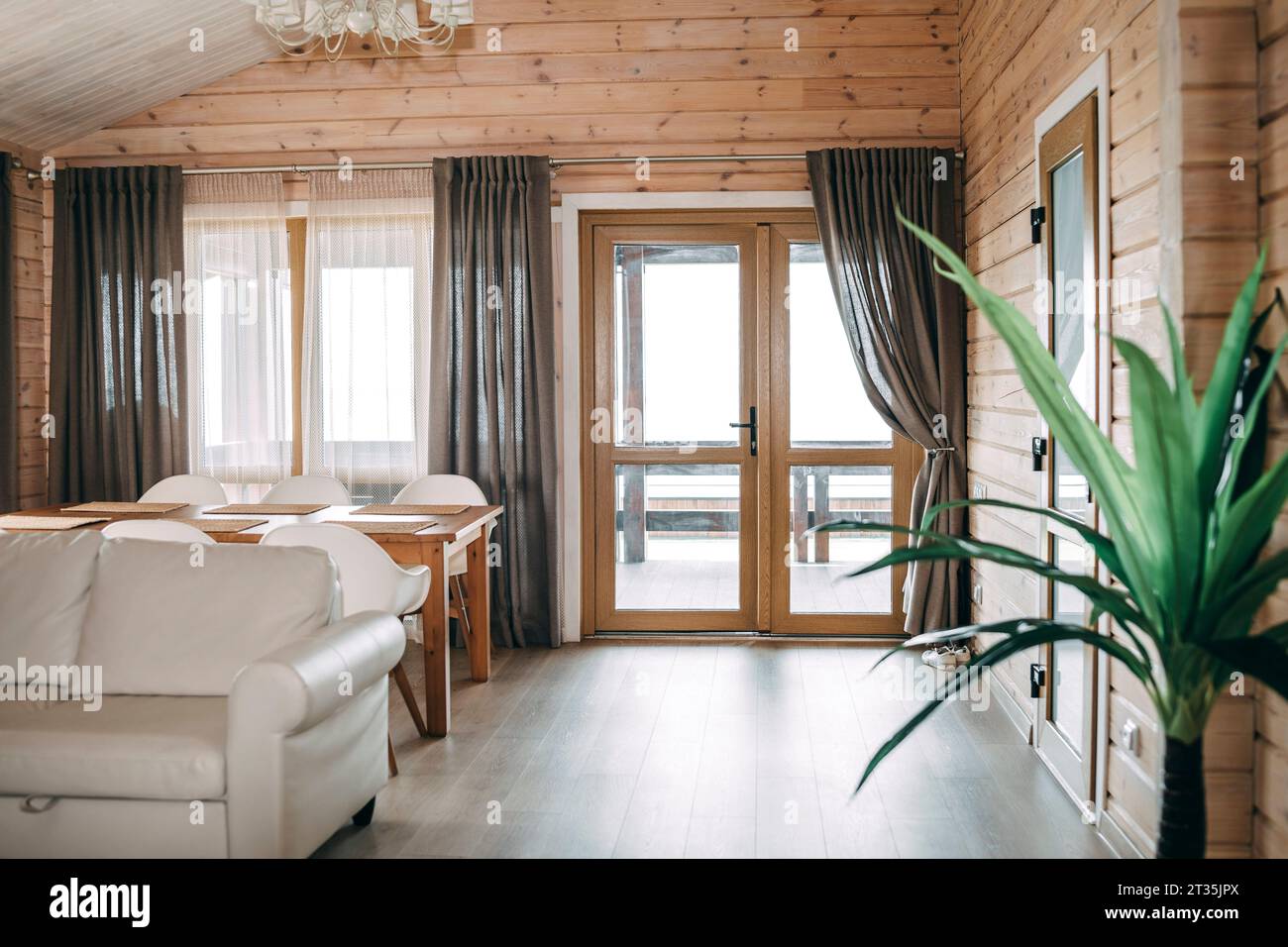Moderne Möbel im Wohnzimmer zu Hause Stockfoto