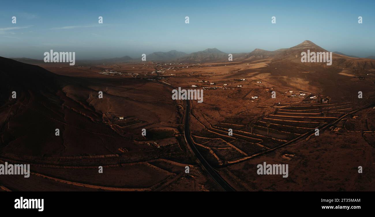 Dramatische Landschaft mit Sonnenuntergang auf Fuerteventura Stockfoto