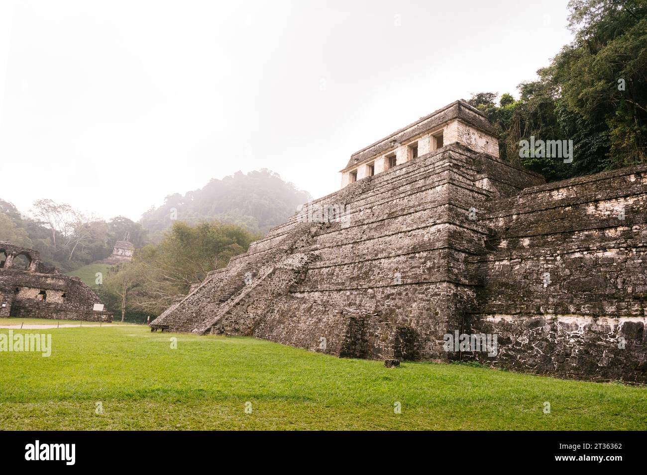 Berühmte alte Maya-Ruinen vor dem Himmel Stockfoto