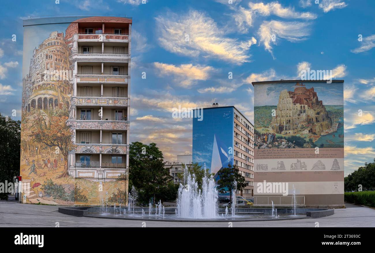 Lyon, Frankreich - 08 30 2021: Fresken von Lyon. Sehen Sie Details der Fassaden mit den Fresken des Turms von Babel und Shanghai Stockfoto