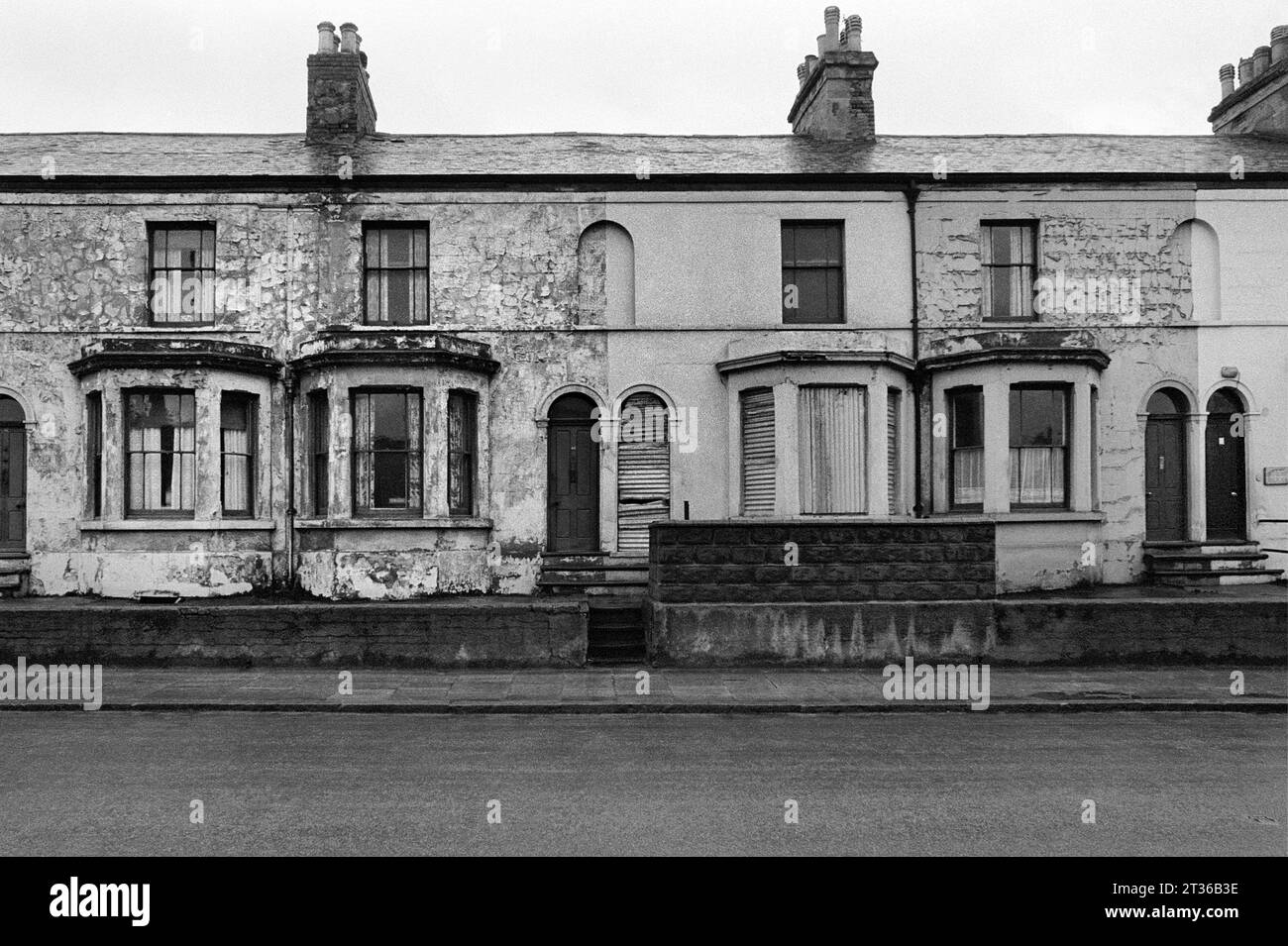 Viktorianische Reihenhäuser mit Rissen in der St Ann's Well Road während der Slumräumung und des Abbruchs von viktorianischem St Ann's, Nottingham. 1969-1972 Stockfoto