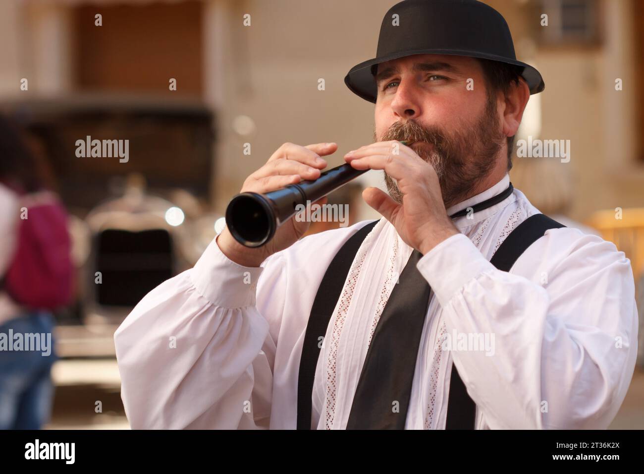 Novelda, Spanien, 10212023. Musiker mit traditionellem