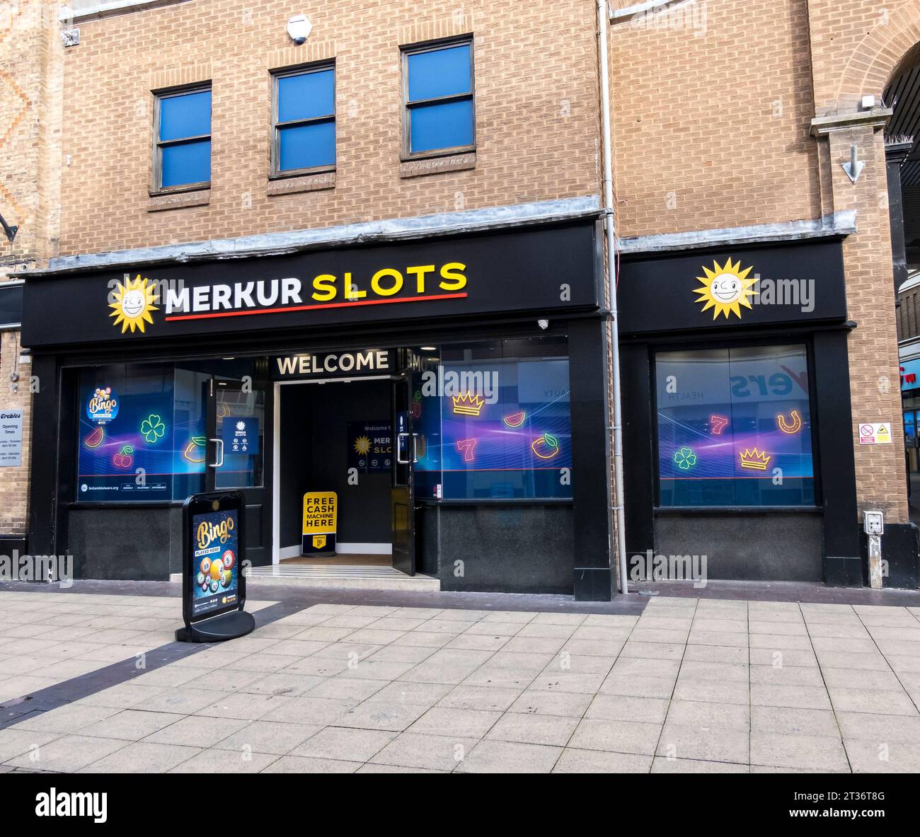 Merkur Slots Spielautomaten Einrichtung, Stonebow Centre, Saltergate, Lincoln City, Lincolnshire, England, Großbritannien Stockfoto