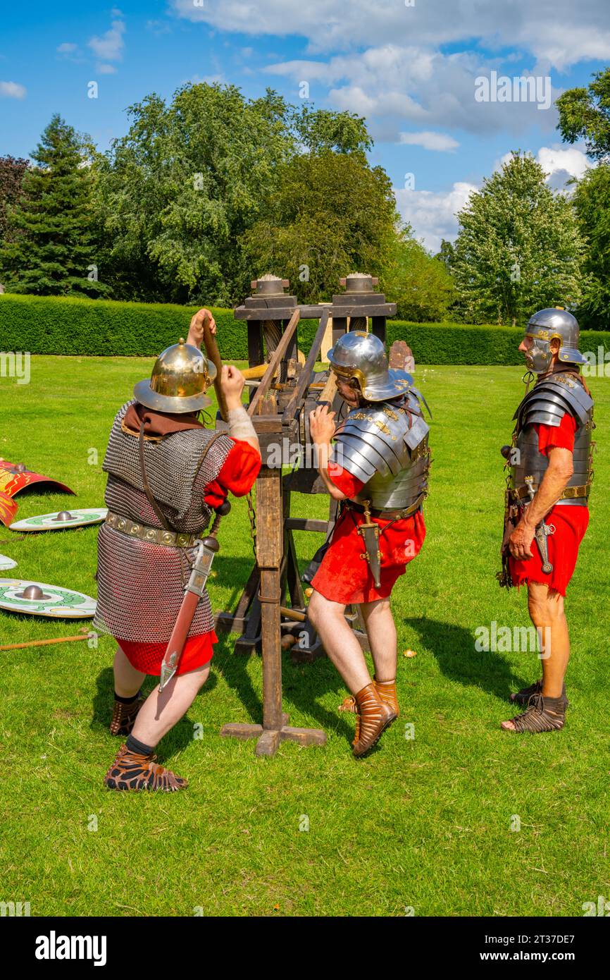 Reenactors in römischer Uniform am römischen Tag in Colchester Essex Stockfoto