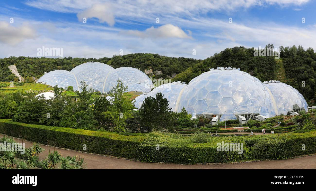 Die Bio-Domes des Eden Project, eine Besucherattraktion in der Nähe von St Austell, Cornwall, England, Großbritannien Stockfoto
