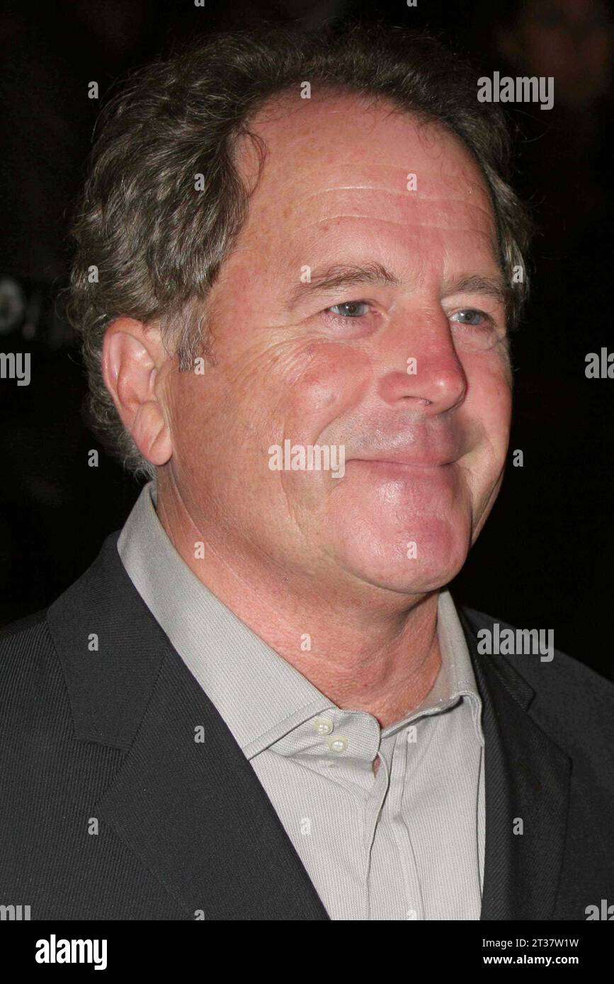 Der Bildhauer Don Gummer, Ehemann von Meryl Streep, nimmt am 20. Oktober 2005 an der Premiere von „Prime“ im Ziegfeld Theatre in New York Teil. Foto: Henry McGee/MediaPunch Stockfoto