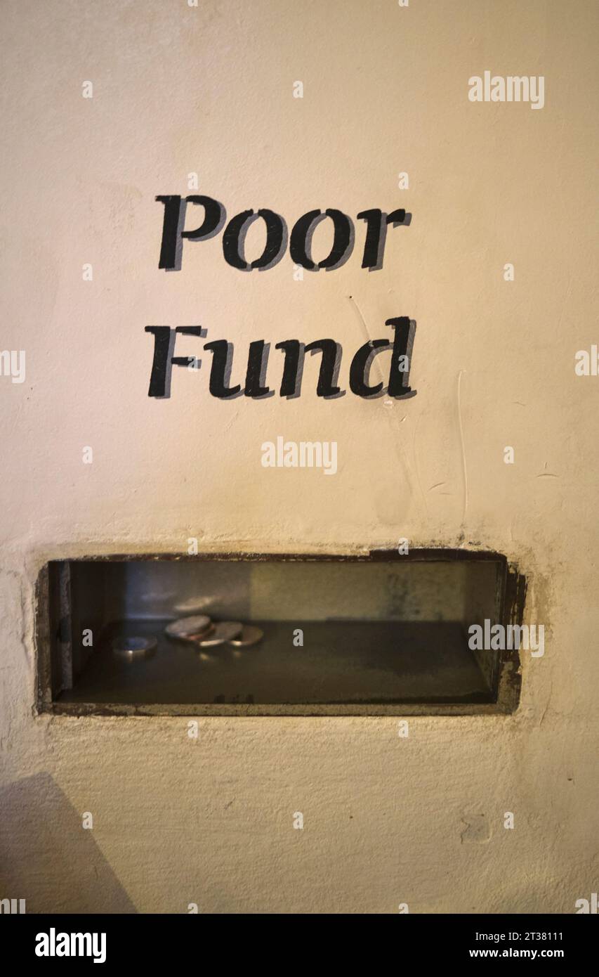 Spendenboxen in der Metropolitan Cathedral Church of St David Cardiff South Wales UK Stockfoto