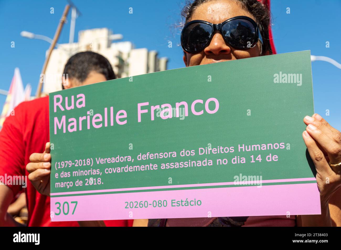 Salvador, Bahia, Brasilien - 30. Mai 2019: Brasilianer protestieren gegen Kürzungen der Bildung durch Präsident Jair Bolsonaro in Salvador, Bahia. Stockfoto
