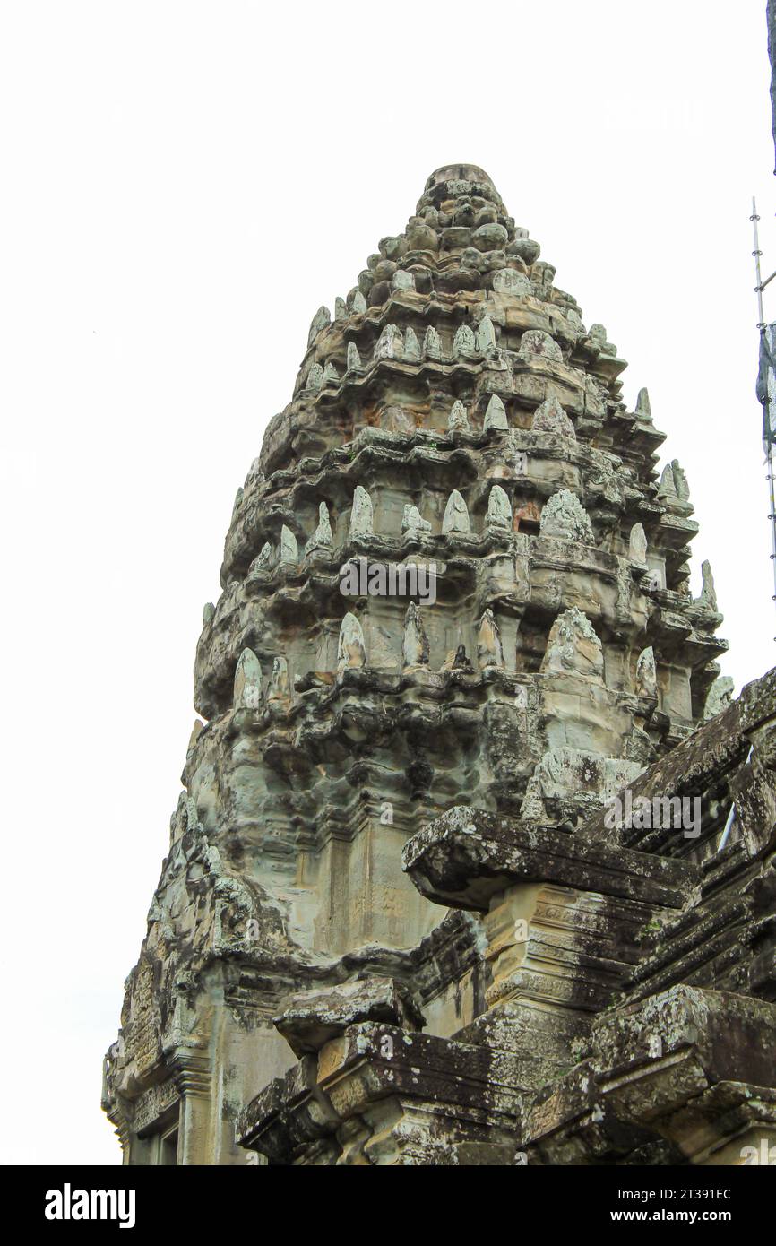 Großer Turm Am Angkor Wat Temple Complex. Angkor Wat ist Ein Tempelkomplex in Kambodscha und das größte religiöse Denkmal der Welt. Stockfoto