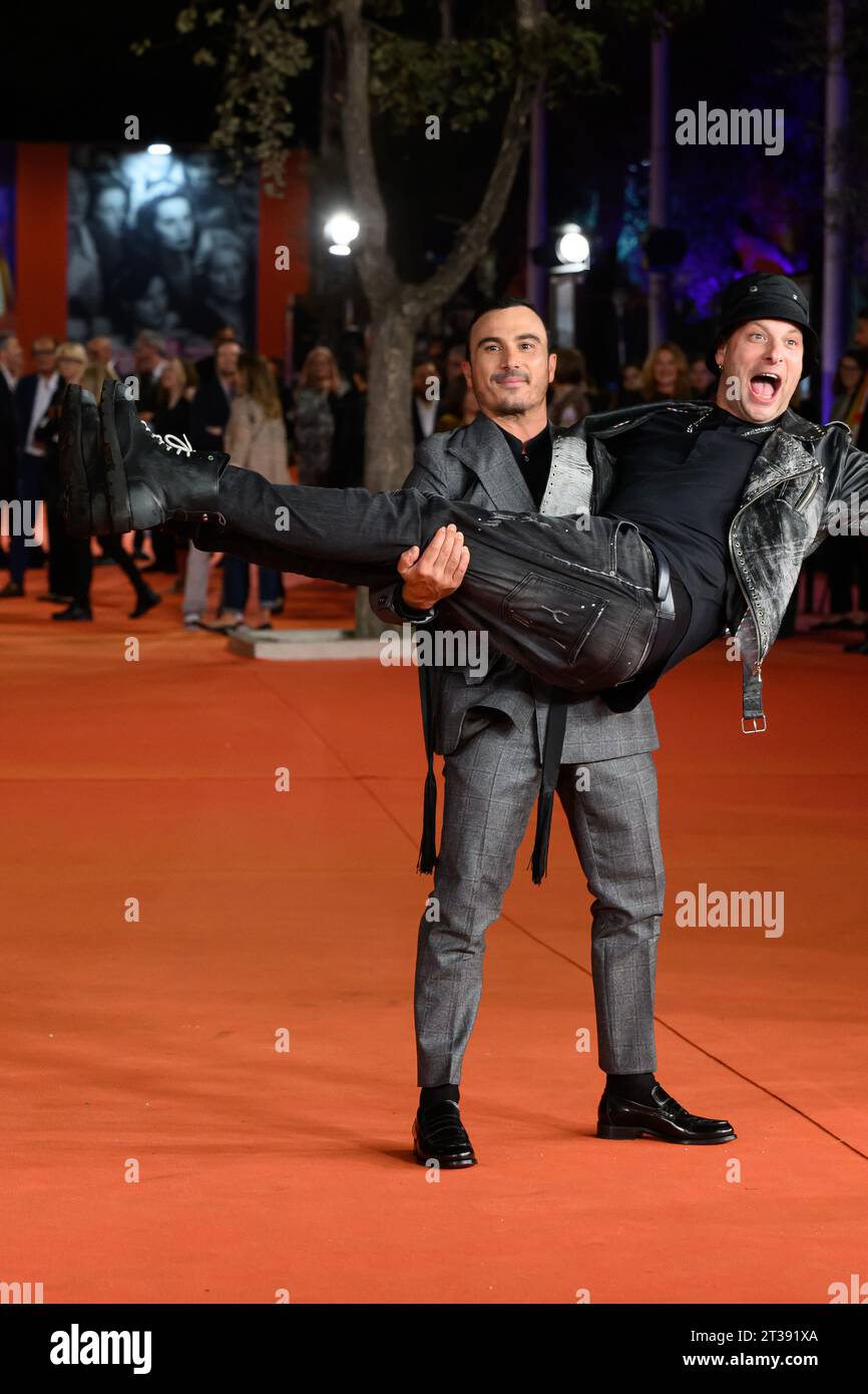 Rom, Italien, 23.10.2023, Italien. Oktober 2023. Francesco Di Leva, Clementino 18. Ausgabe des Rome Film fest Roter Teppich des Dokumentarfilms - Posso entrare? Eine Ode an Neapel - Rom, Italien 23. Oktober 2023 © SGPItalia ID 130377_056 nicht exklusiv Credit: SIPA US/Alamy Live News Stockfoto
