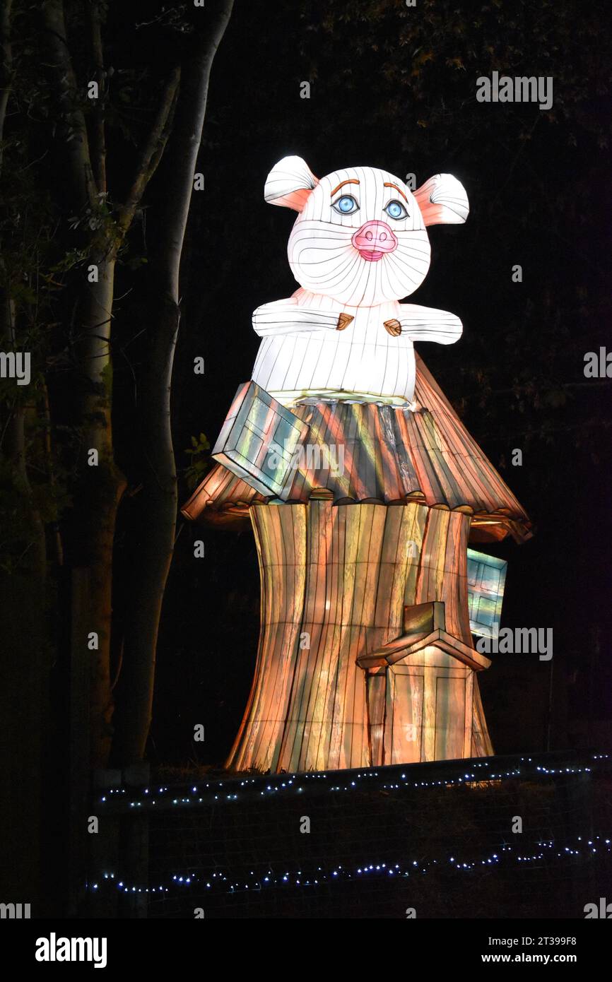 Eines der drei kleinen Schweine im Land der Lichter in Gulliver's Land, Milton Keynes. Stockfoto