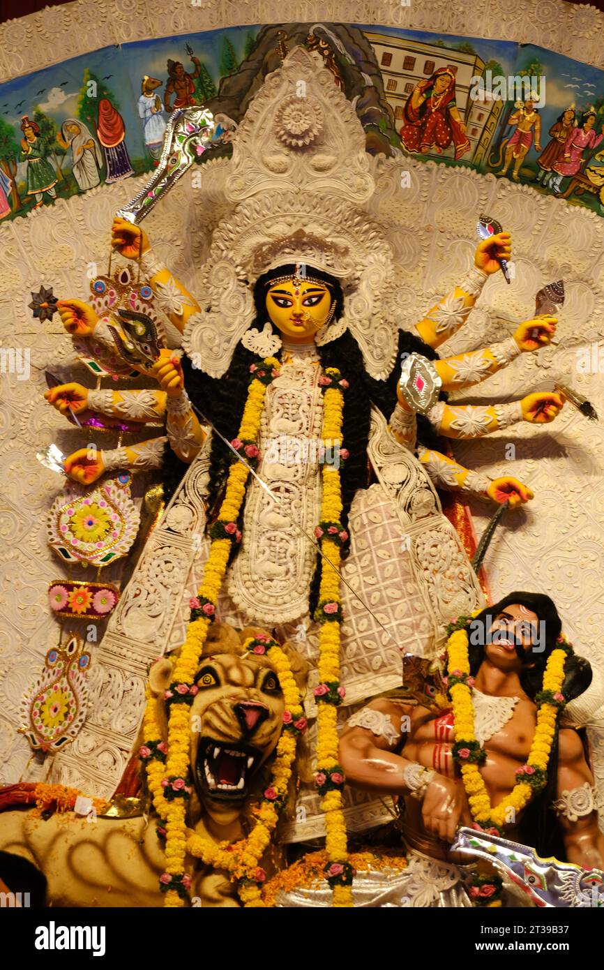 Pune, Indien 23. Oktober 2023, Durga Puja ist eines der berühmtesten Festivals, die Special Navratri Celebration of Maa Durga während eines beliebten indischen Hi Stockfoto