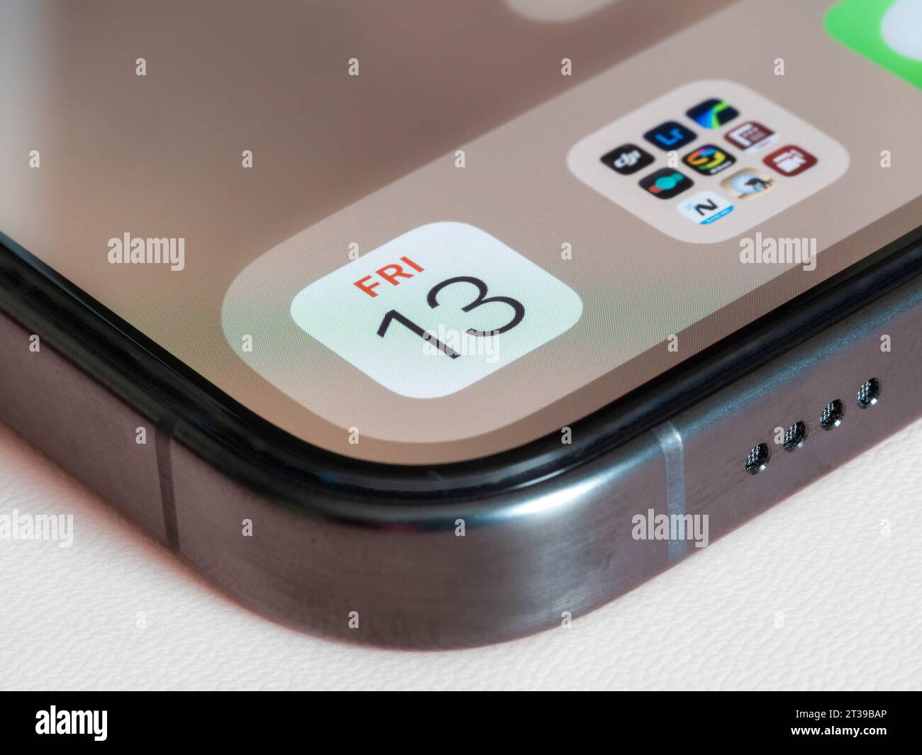 Freitag, den 13. Auf einem Kalender-App-Symbol auf einem Mobiltelefon. Stockfoto