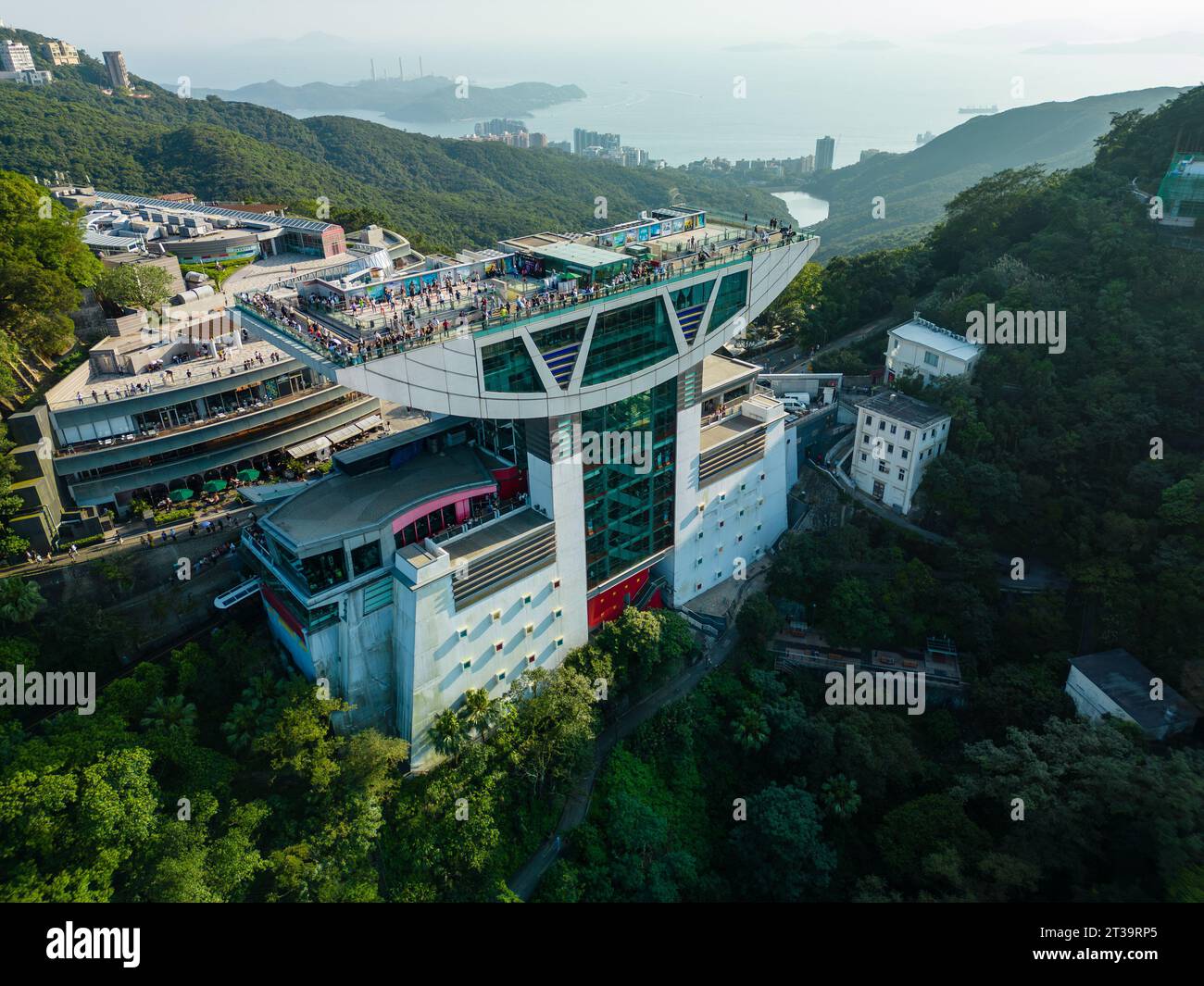 Hongkong, China - 28. Mai 2023: Luftaufnahme des Peak Tower in Hongkong Stockfoto