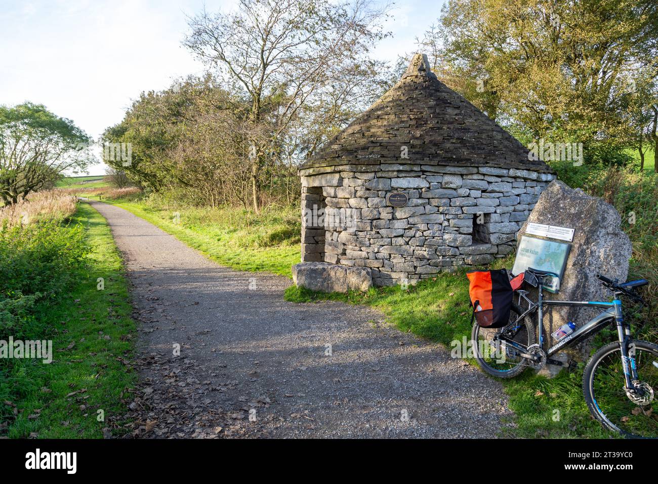 Die istrische Steinhütte am Parsley Hay, am High Peak Trail, der der Route der Cromford and High Peak Railway folgt Stockfoto