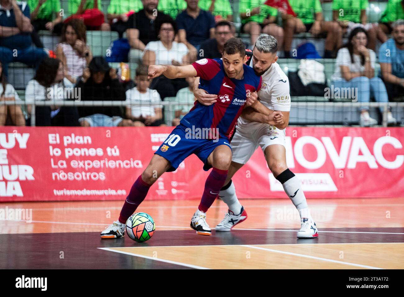 17. Oktober 2023 Murcia Spanien: Jean Pierre Guisel Costa, brasilianischer Spieler des FC Barcelona FS MARLON OLIVEIRA Araújo Brasilianer von ElPozo Murcia Stockfoto