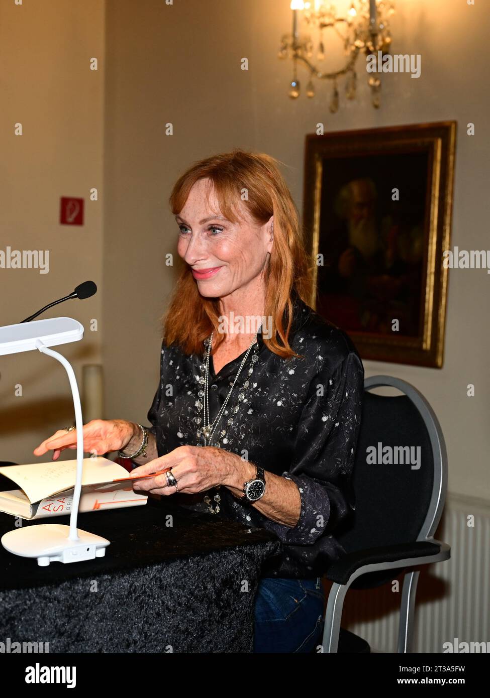 Andrea Sawatzki liest aus ihrem autobiografischen Roman„Brunnenstraße“ bei Kultur im Denkmal, Seniorenzentrum am Stadtpark. Görlitz, 21.10.2023 Stockfoto
