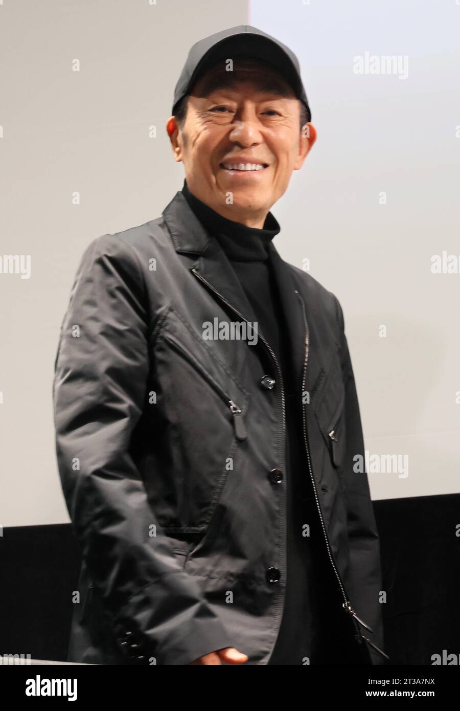 Tokio, Japan. Oktober 2023. Der chinesische Filmregisseur Zhang Yimou lächelt, als sein Film „Full River Red“ am Dienstag, den 24. Oktober 2023, auf dem 36. Tokio International Festivalat in Tokio gezeigt wird. Zhang Yimou erhielt den Lifetime Achievement Award des Filmfestivals. (Foto: Yoshio Tsunoda/AFLO/Alamy Live News) Stockfoto