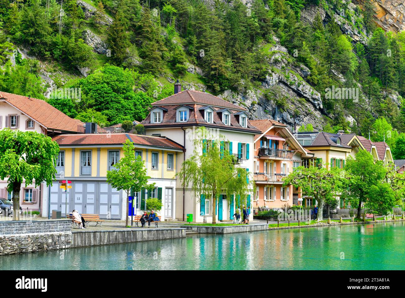 Ein wunderschönes Gebäude in der Innenstadt von Interlaken, einem berühmten Urlaubsort in der Schweiz Stockfoto