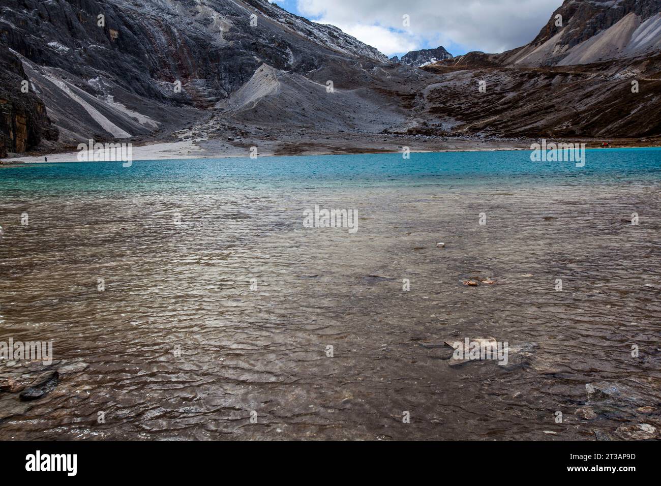 GANZI, CHINA - 15. OKTOBER 2023 - die NIUNAI-Meereslandschaft ist im Daocheng Yading Scenic Area in Ganzi der Autonomen tibetischen Präfektur Sichuan zu sehen Stockfoto