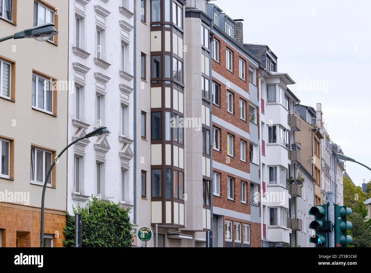 Düsseldorf 24.10.2023 Wohnungen Wohnungsnot Mietswohnung Mieten Mietpreis sozialer Wohnungsbau Immobilien Wohnraummangel Wohnung Baustelle Neubau Mehrfamilienhaus Mietshaus Miete Mietspiegel Mietpreisspiegel Immobilie Wohnungsmangel Baustau Wohnimmobilie Wohnungsimmobilien Mietpreise Altbau Leerstand Baumaterial Baustoffe Ballungsgebiet bezahlbarer Wohnraum CO2-Preis CO2 Bundes-Klimaschutzgesetz Heizen Heizung Klimapaket Mieter Vermieter Mietpreisbremse Klimasteuer Energiewende Büro Büros Homeoffice Home-Office Konjunkturpaket Grundsteuerreform Grundsteuererklärung Wohngeld Wohnungsgeld Wohnun Stockfoto