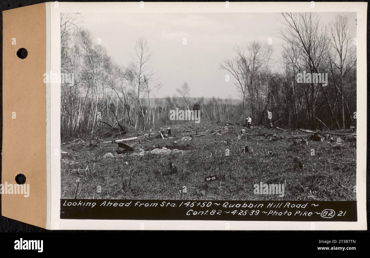 Vertrag Nr. 82, Bau der Quabbin Hill Road, Ware, mit Blick auf Sta. 145+50, Ware, Mass., 25. April 1939 Stockfoto