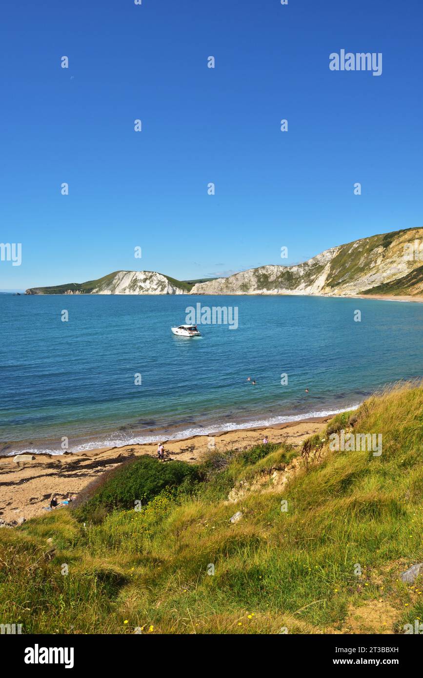 Der Strand an der Worbarrow Bay, der sich nach Arish Mell und Mupe Bay an der Dorset Coast abbiegt. Stockfoto