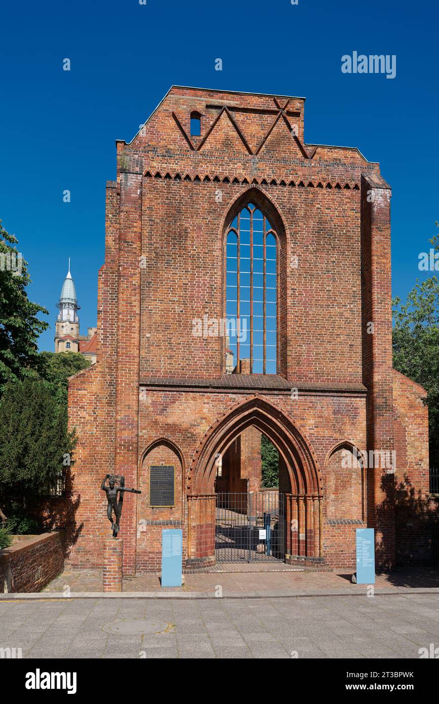 Die Ruine der Franziskanerkloster in Berlin Mitte ist das älteste Gebäude der Stadt Berlin und wurde in der Geschichte als graues Kloster bezeichnet Stockfoto