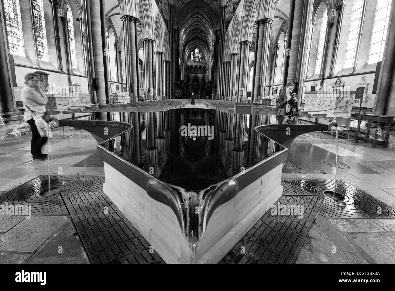 Die Kathedrale von Salisbury font Stockfoto