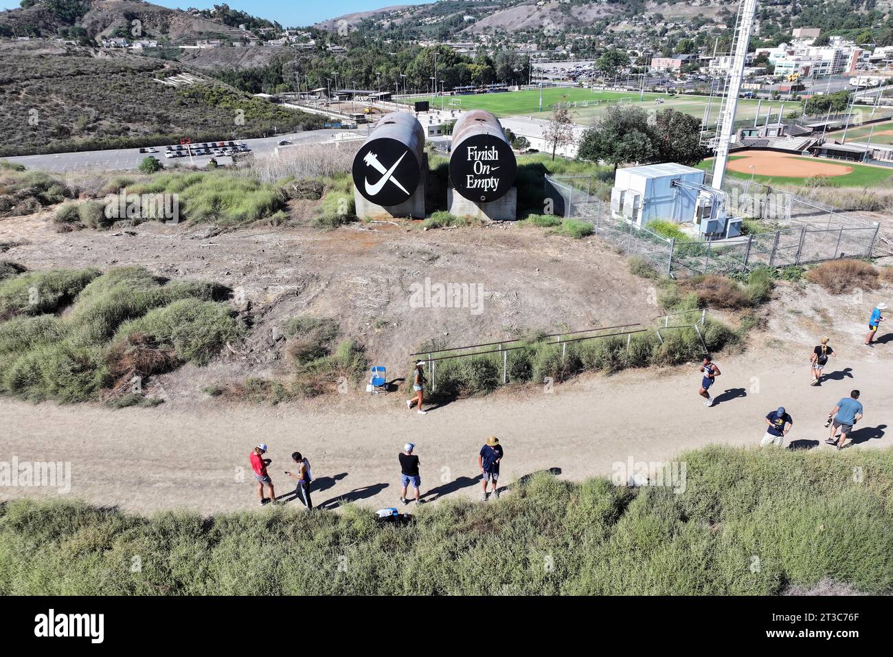 Eine allgemeine Gesamtansicht auf den Reservoir Hill während der 75-stündigen Mt. San Antonio College Cross Country Invitational, Samstag, 21. Oktober 2023, in Walnut, Kalif. Stockfoto