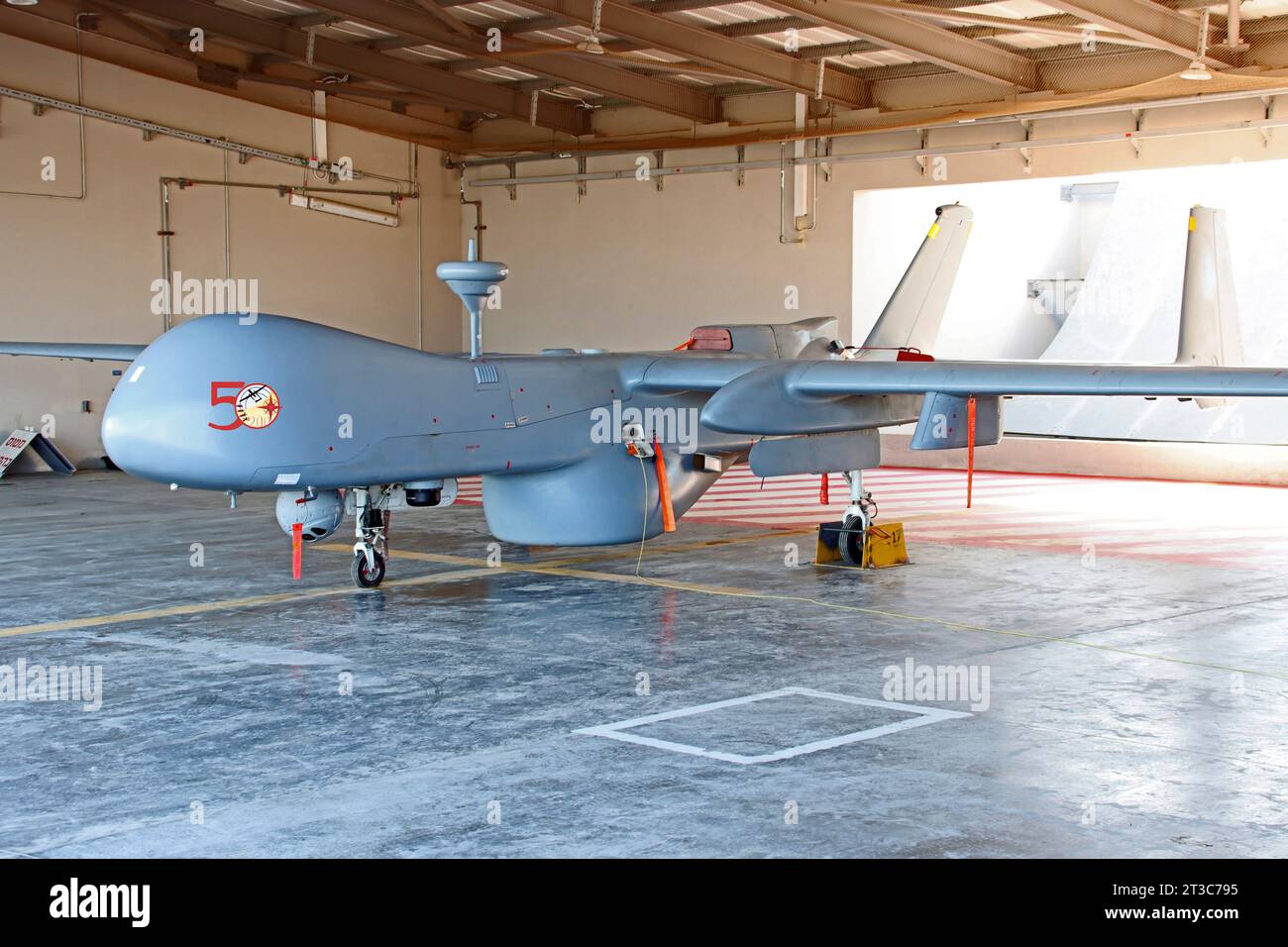 Ein israelisches Militär Heron 1 Shoval UAV mit maritimem Radar. Stockfoto