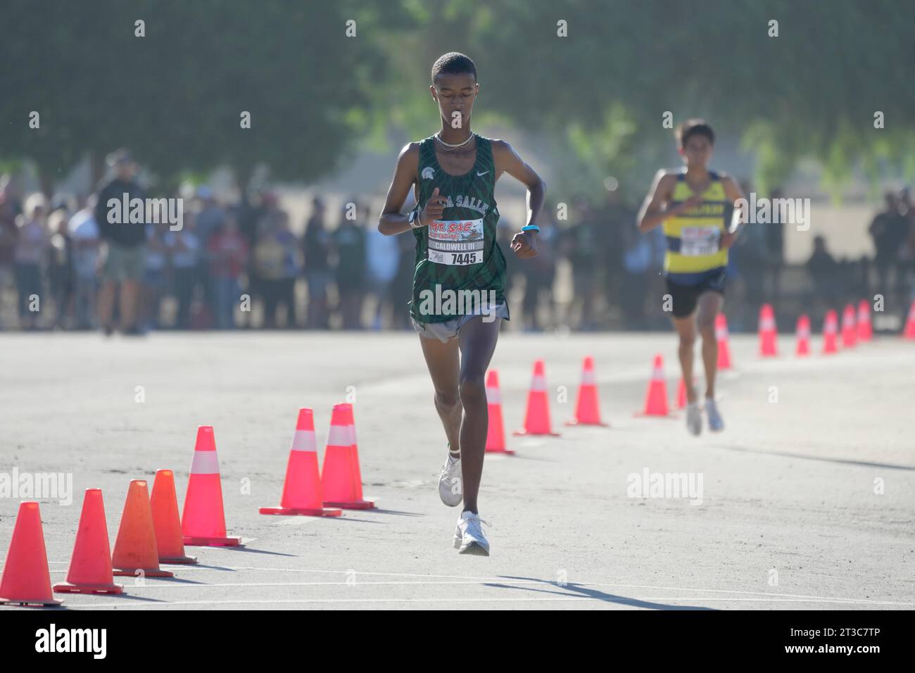 Trey Caldwell aus de La Salle gewinnt das Rennen der Division I und 2 Einzelverlosungen in 14:49 Uhr während der 75h Mt. San Antonio College Cross Country Invitational, Samstag, 21. Oktober 2023, in Walnut, Kalif. Stockfoto