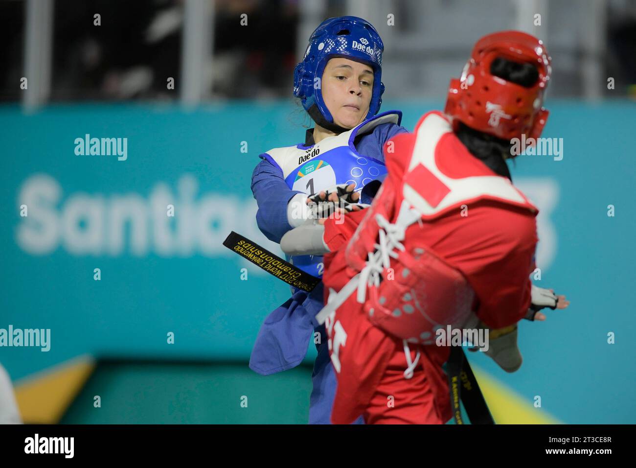 Santiago, Chile. Oktober 2023. Maria Clara Lima Pacheco aus dem brasilianischen Taekwondo während der Pan American Games Santiago 2023. Im Estadio Nacional Julio Martínez Prádanos in Santiago. Chile. Quelle: Reinaldo Reginato/FotoArena/Alamy Live News Stockfoto