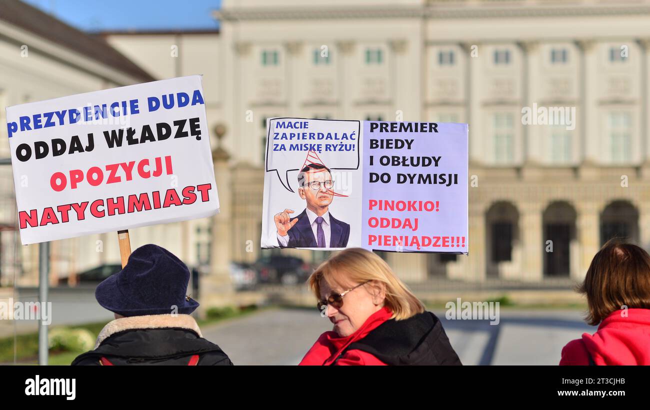 Warschau, Polen. 24. Oktober 2023. Bekundung der Unterstützung für den gewählten Premierminister Donald Tusk vor dem Präsidentenpalast. Stockfoto