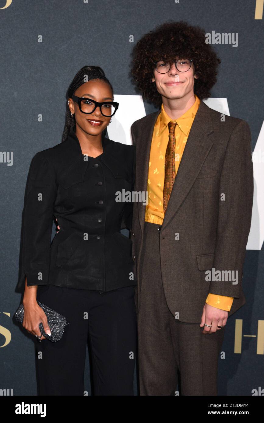 NEW YORK, NY - 24. OKTOBER: Alyah Chanelle Scott und Reece Feldman bei den WWD Honors 2023 in der Cipriani South Street in New York City am 24. Oktober 2023. Copyright: XMediaPunchx Credit: Imago/Alamy Live News Stockfoto