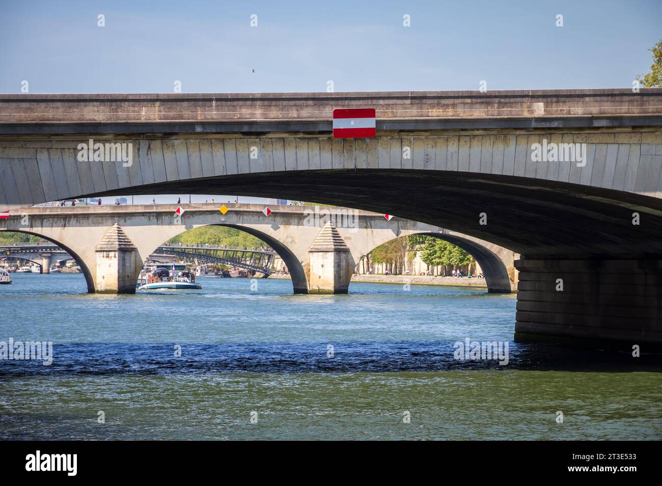 Carrousel- und Königsbrücken an der seine, Paris, Frankreich Stockfoto