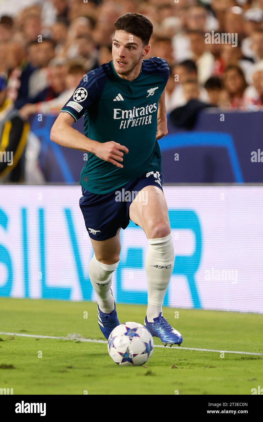 Sevilla, Spanien. Oktober 2023. Declan Rice (41) von Arsenal beim UEFA Champions League Spiel zwischen Sevilla FC und Arsenal im Estadio Ramon Sanchez Pizjuan in Sevilla. (Foto: Gonzales Photo/Alamy Live News Stockfoto