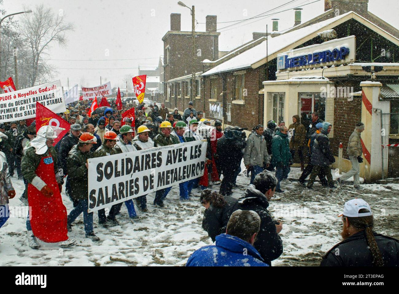 Noyelles-Godault (Nordfrankreich): Demonstration zur Unterstützung von Metaleurop gegen die Schließung des Standorts in der Stadt am 01. Februar 2023 Stockfoto
