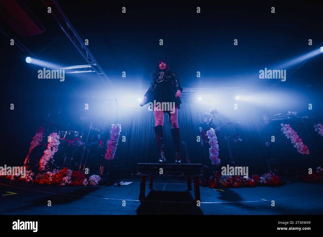 Barcelona, Spanien. Oktober 2023. Lauren Mayberry (Sängerin von Chvrches) tritt während ihrer ersten Solo-Tour im La Nau Club in Barcelona auf. Quelle: Christian Bertrand/Alamy Live News Stockfoto