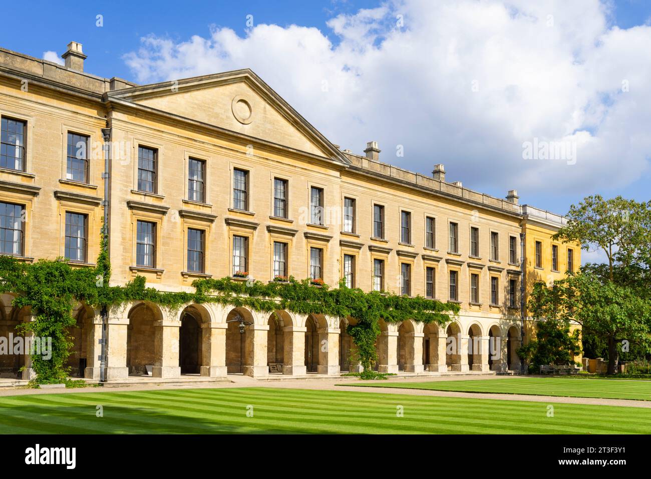Oxford University Magdalen College das „neue“ Gebäude und das neue Gebäude Rasen am Magdalen College Oxford Oxfordshire England Großbritannien GB Europa Stockfoto