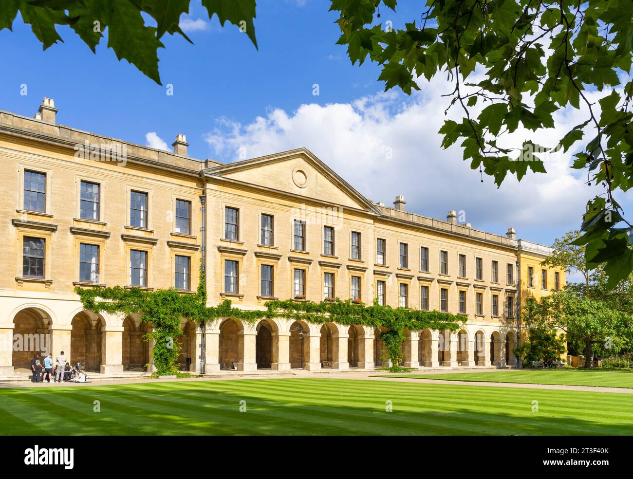 Oxford University Magdalen College das „neue“ Gebäude und das neue Gebäude Rasen am Magdalen College Oxford Oxfordshire England Großbritannien GB Europa Stockfoto